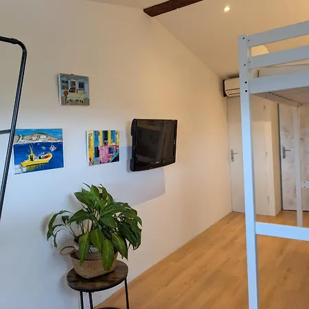 Independant Equipe 民宿 *